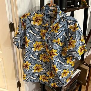 LIKE NEW Seersucker, floral-patterned, J.Crew shirt. XL.